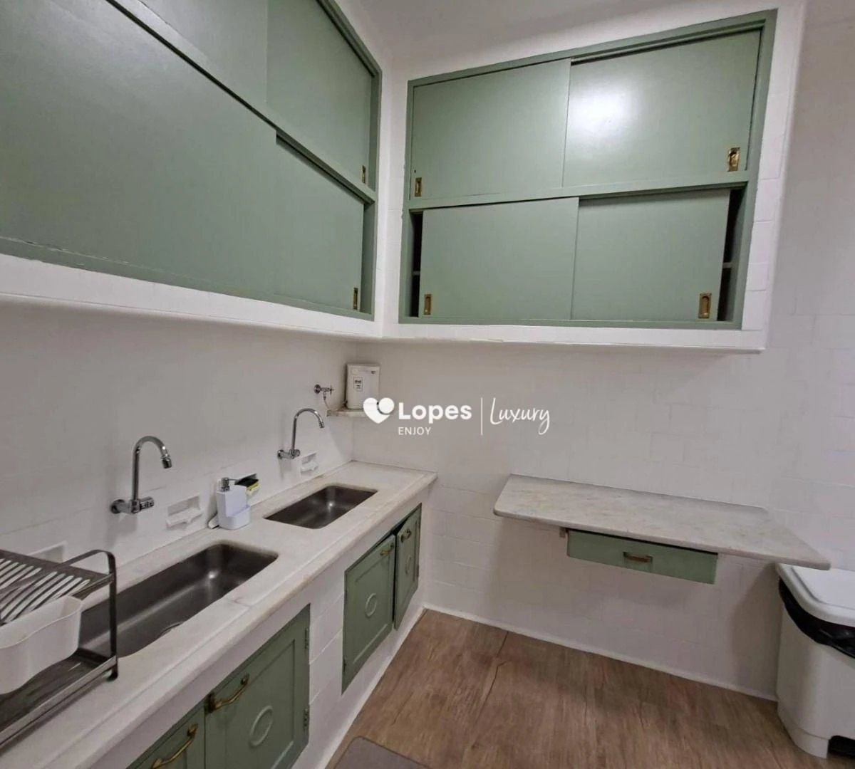167 m² apartment with 4 bedrooms and a gas kitchen — photo 40