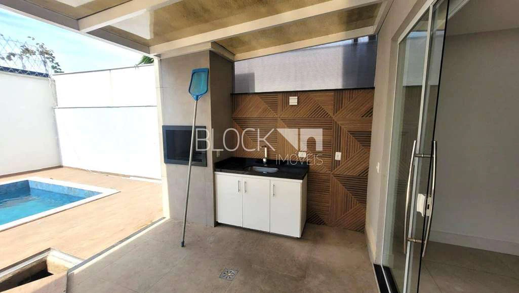 Condominium house with 4 en-suite rooms and open kitchen — photo 13