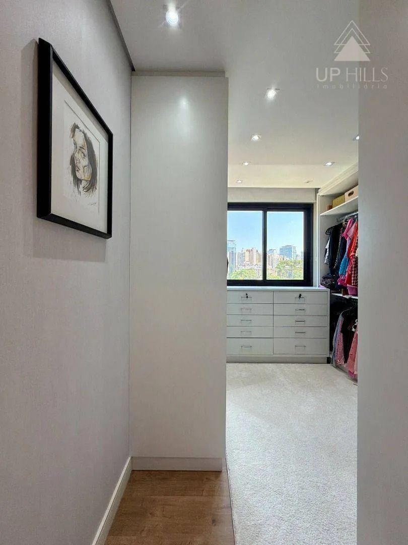 Apartment on the 4th floor with floor-to-ceiling windows — photo 4
