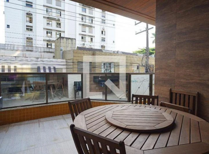 Rental apartment with 2 en-suite bedrooms and 200 m²
