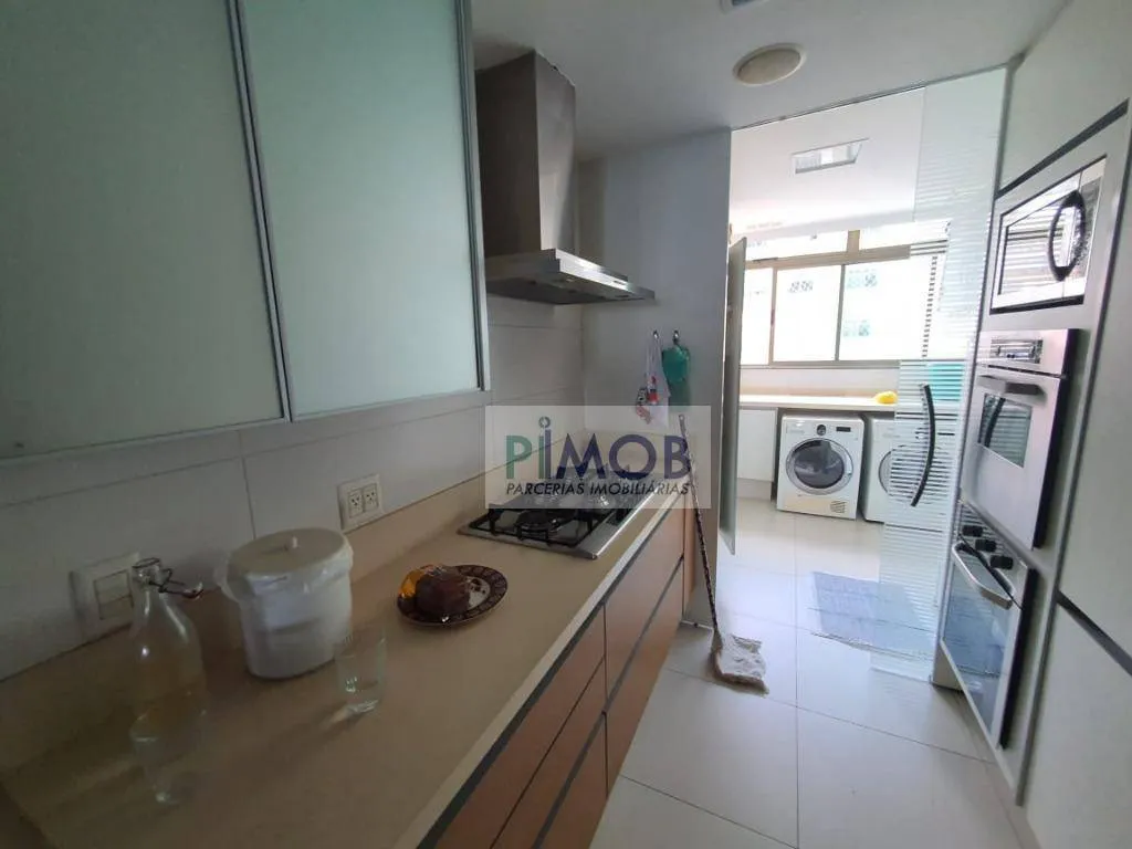 Furnished 260 m² apartment on the 23rd floor with 3 spots — photo 68