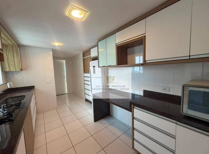 Apartamento com 4 quartos, 7 banheiros e 3 vagas — photo 3