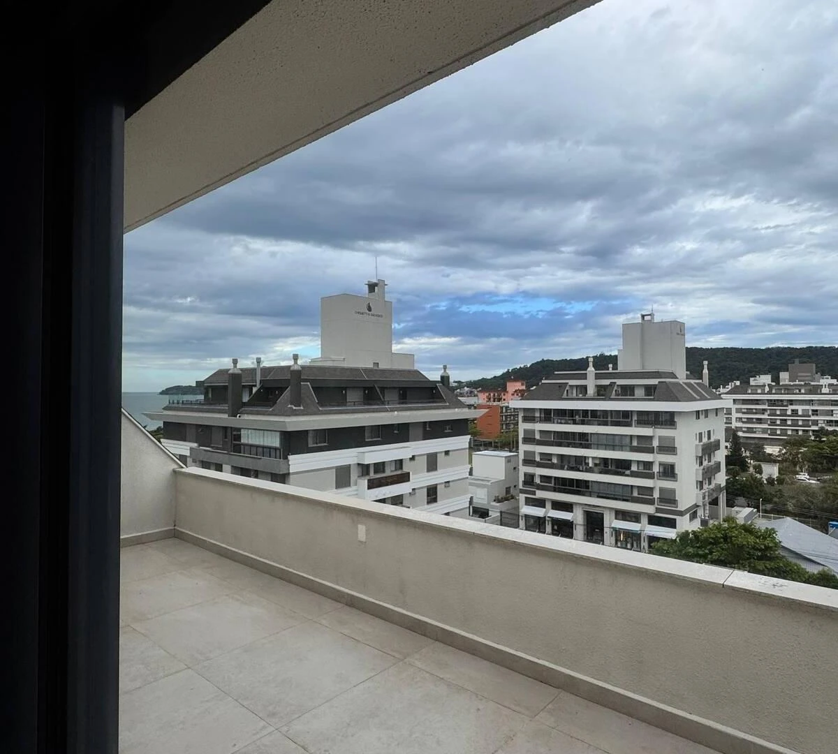 Departamento de 4 dormitorios con ventanales de piso a techo — photo 19