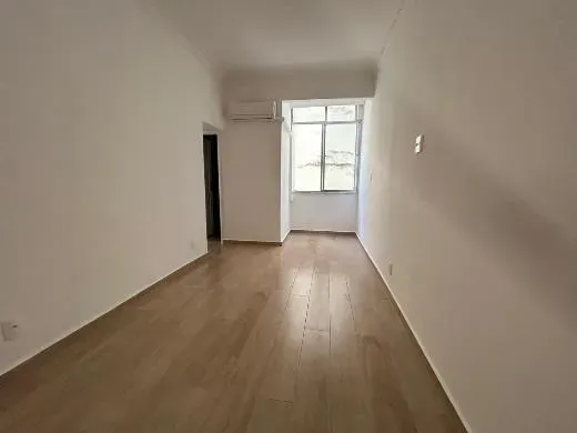 Apartment on the 2nd floor with wood or laminate floors — photo 8