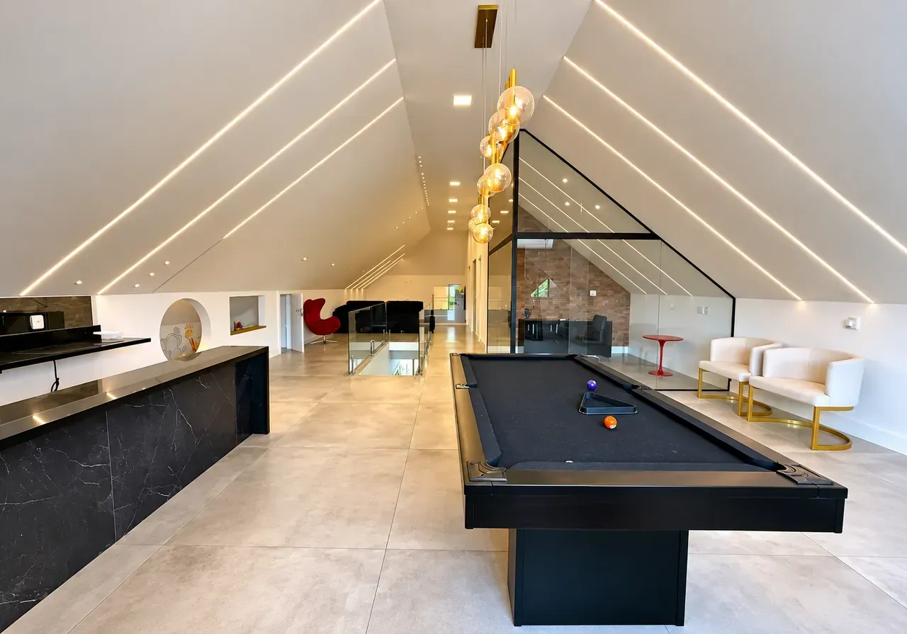 Furnished house with 4 bedrooms and 550 m² — photo 15