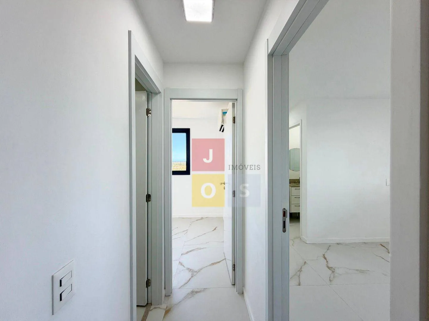 80 m² apartment with 2 bedrooms and a glass balcony — photo 72