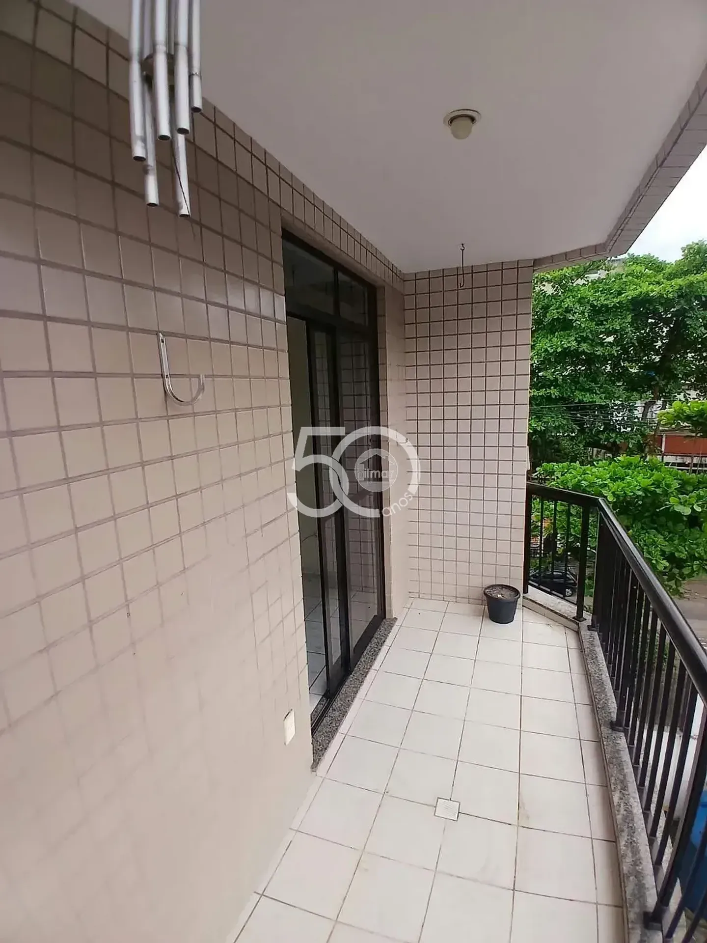 98 m² apartment with 3 bedrooms and 2 garage spaces — photo 34