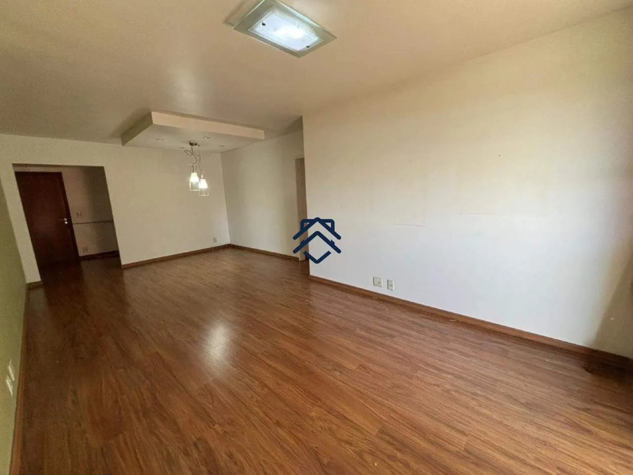 4-bedroom apartment with 2 enclosed balconies — photo 10