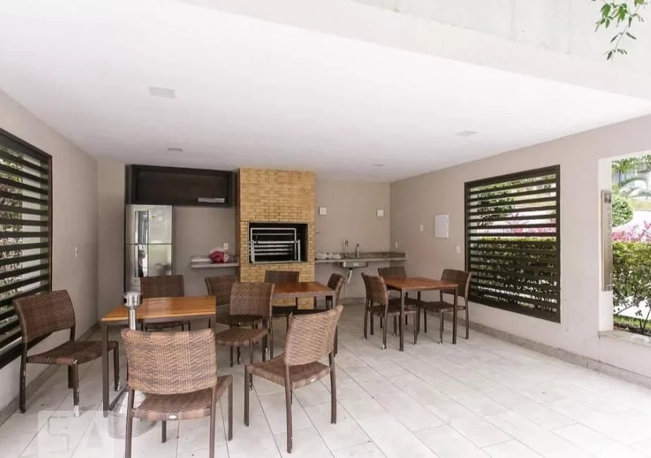 4-bedroom apartment with a glass-enclosed balcony — photo 61