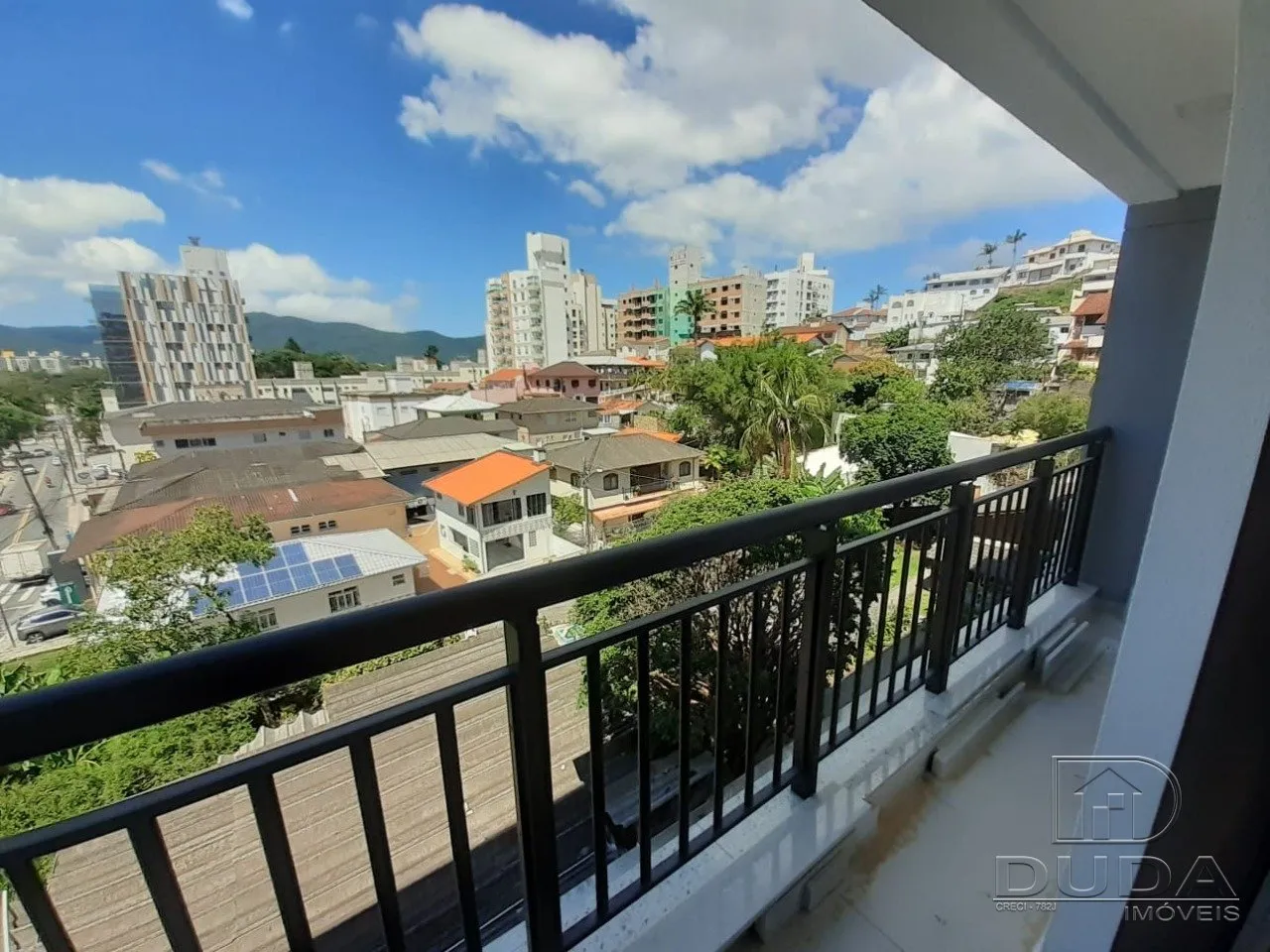 Apartamento de 1 quarto com sacada e cozinha integrada — photo 24