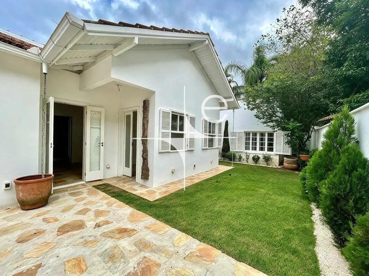 Water view in a 3-bedroom house, 220 m² — photo 3