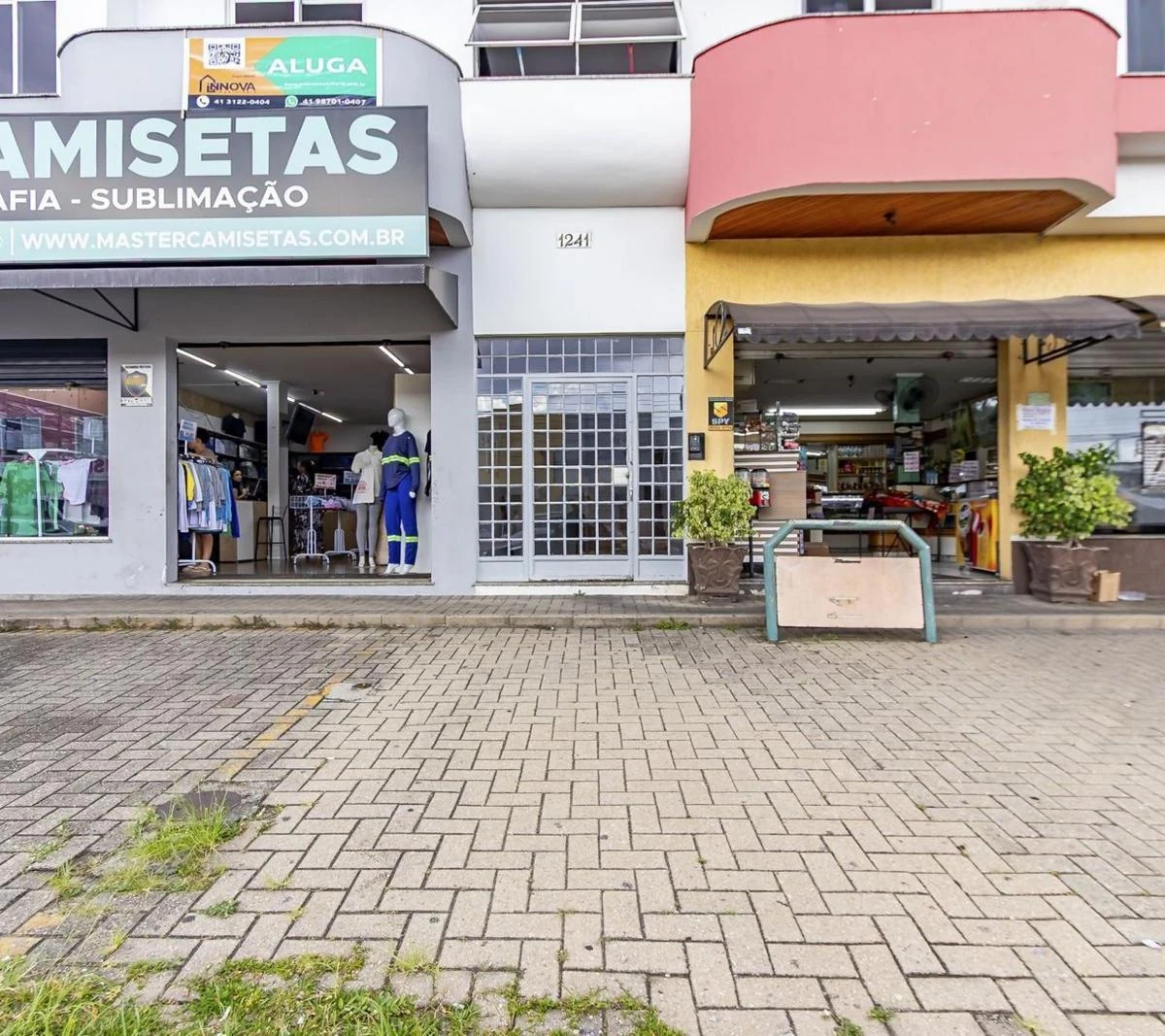 Деревянный пол или ламинат и 3 спальни: квартира 140 м² — photo 20