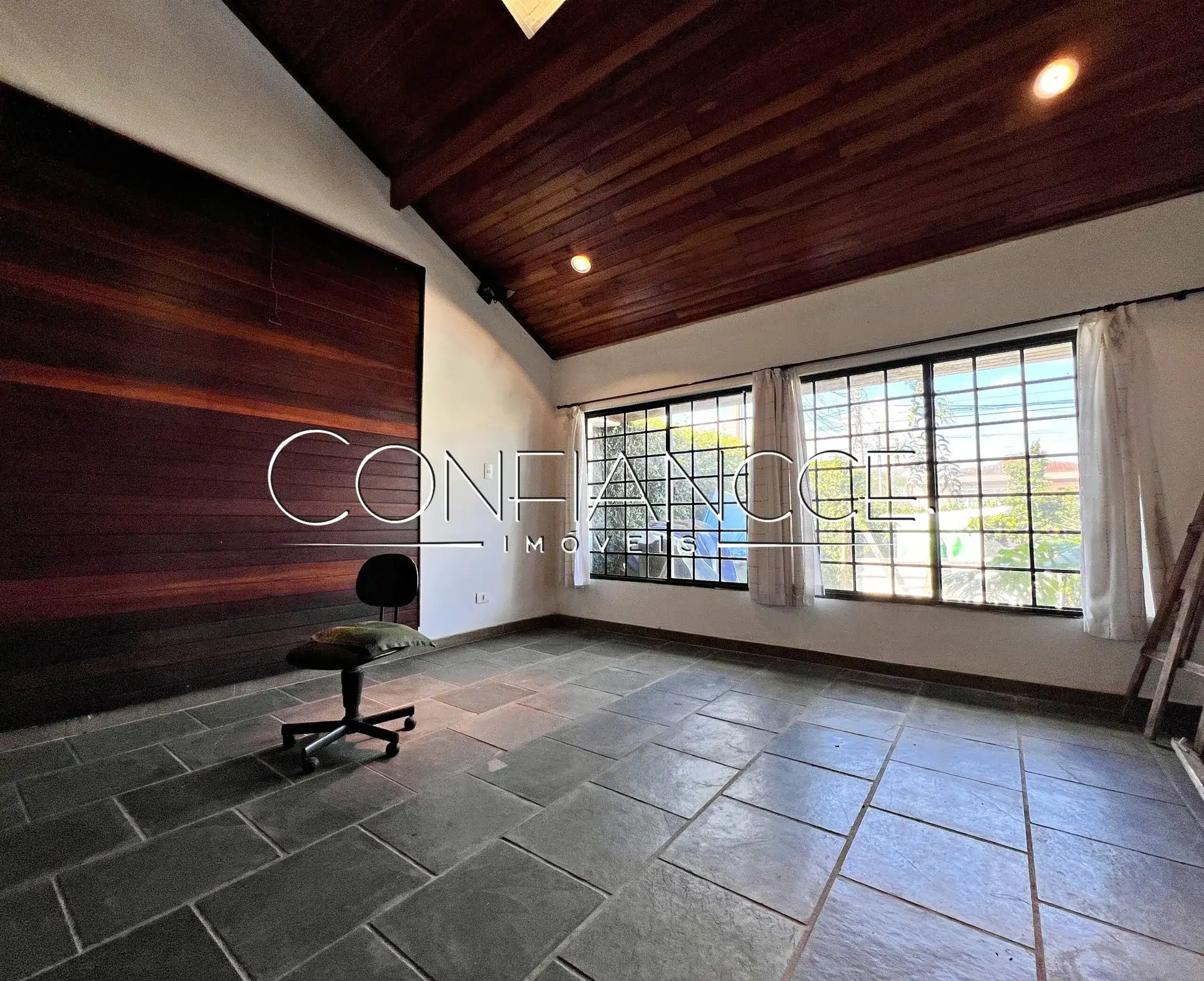 5-bedroom house with 1 suite, 4 parking spaces, 460 m² — photo 21