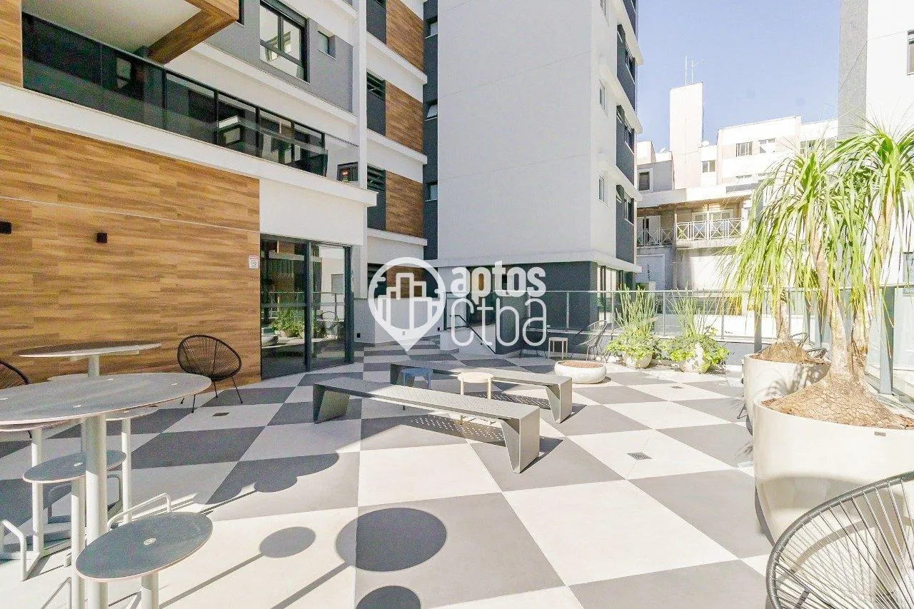 Glass-enclosed balcony in a 2-bedroom apartment, 81 m² — photo 63