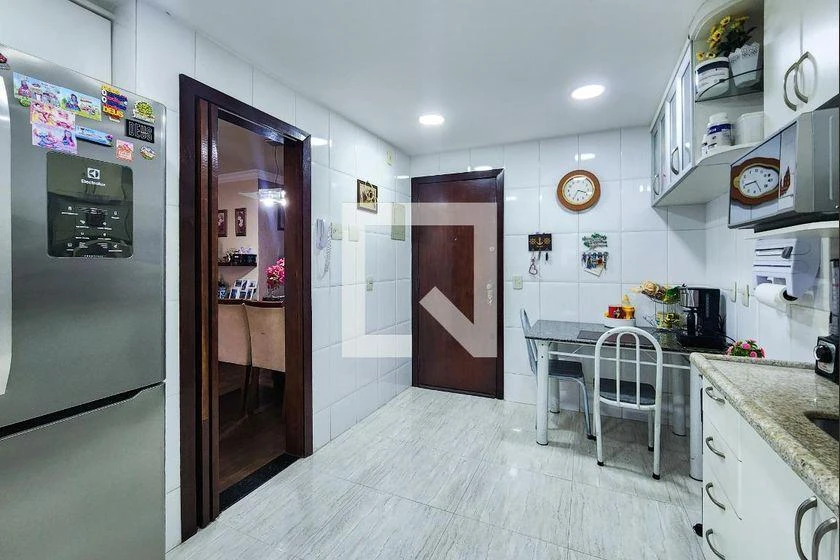 Furnished 100 m² apartment with 2 bedrooms and balcony — photo 2