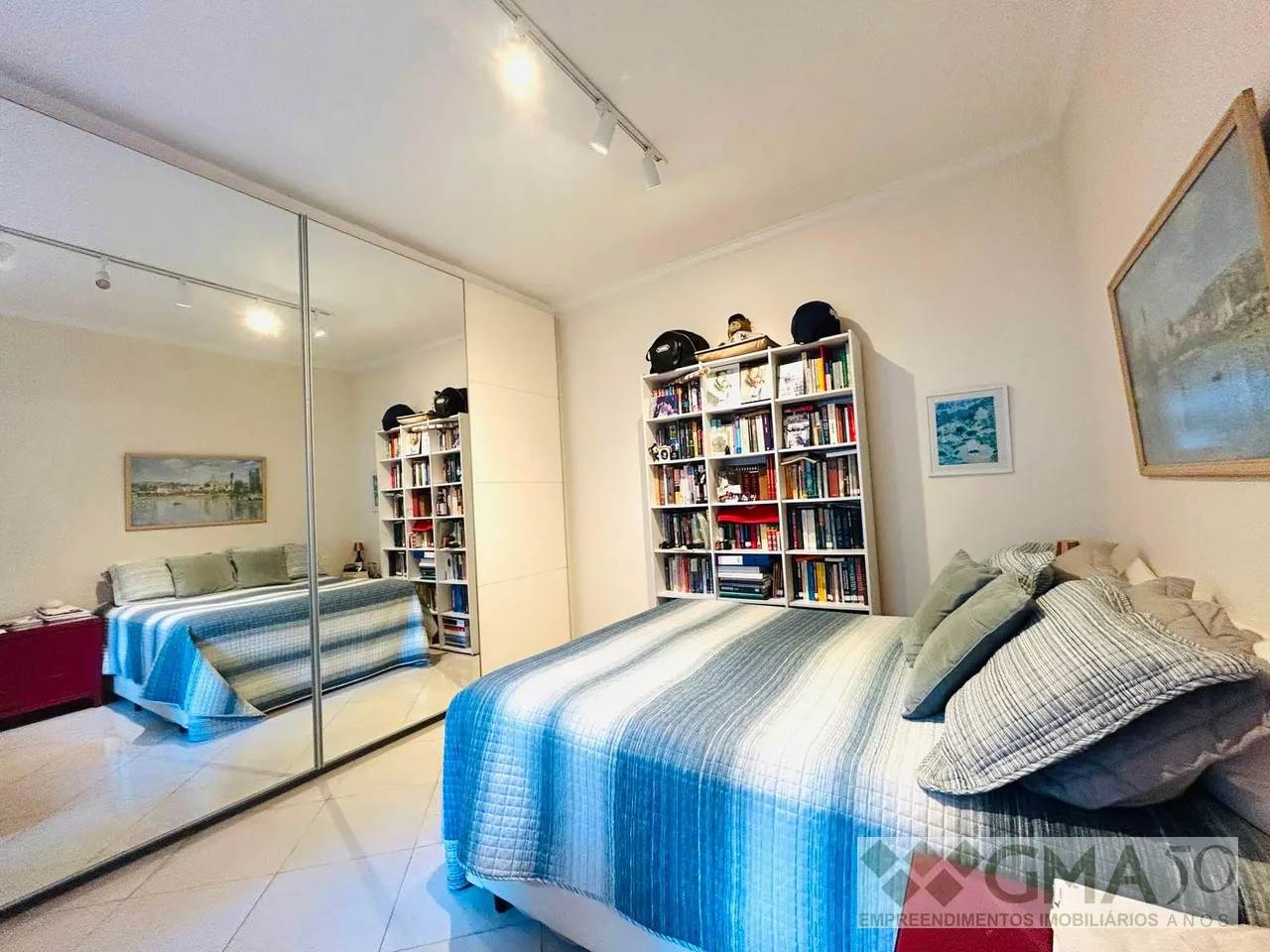 Apartamento com cozinha fechada e fogão a gás — photo 5