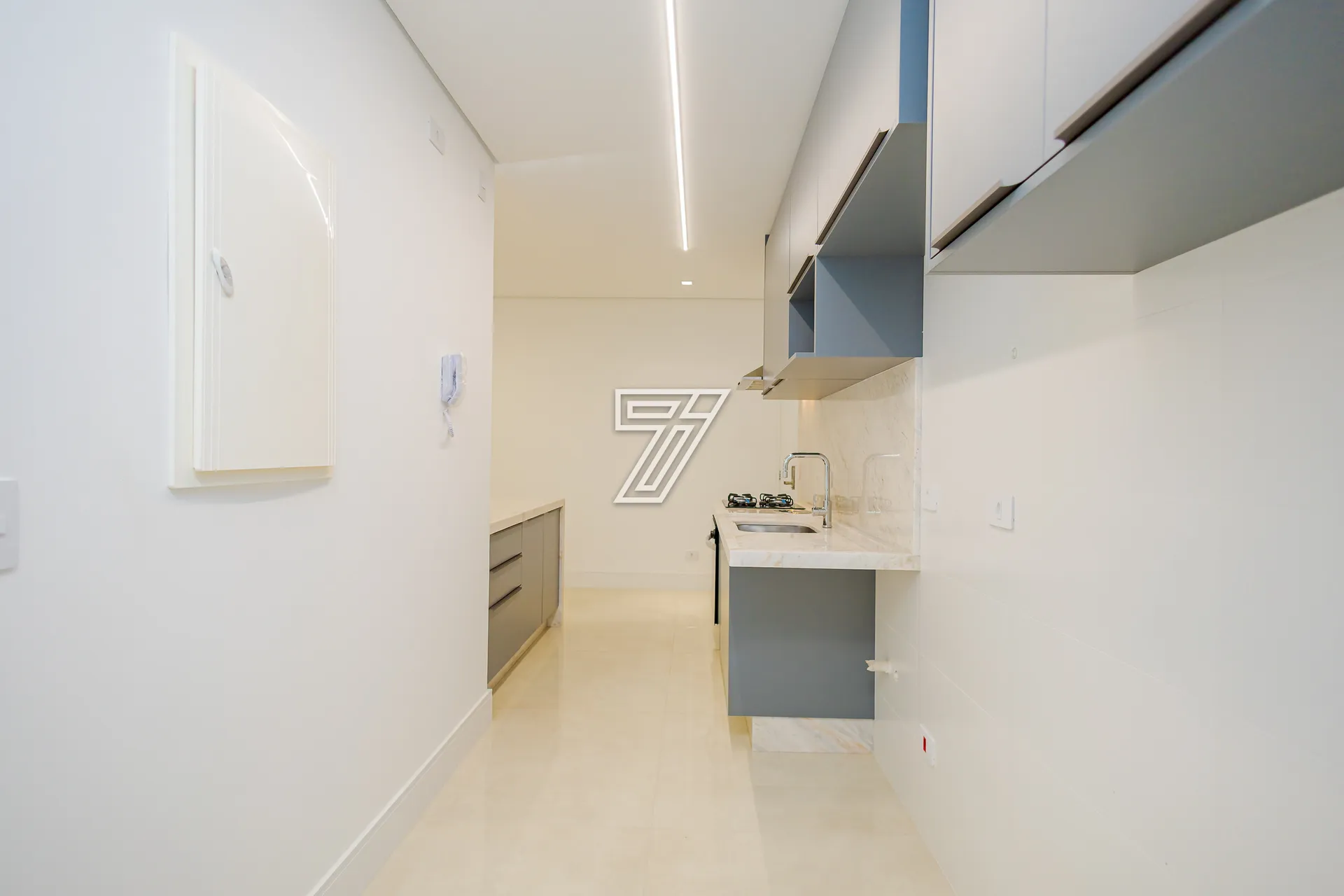2-bedroom apartment with suite, open kitchen and 2 parking — photo 10