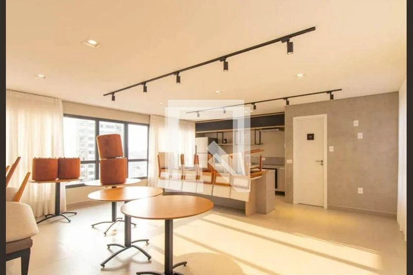 One-bedroom apartment with a home office in Curitiba — photo 30