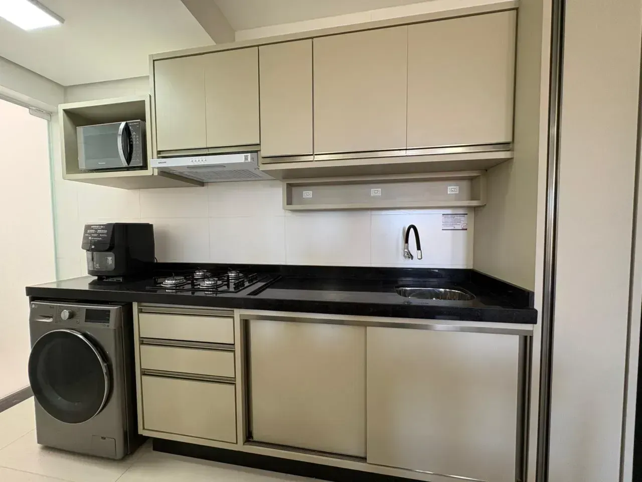 Furnished 68 m² apartment with 2 bedrooms and balcony grill — photo 9