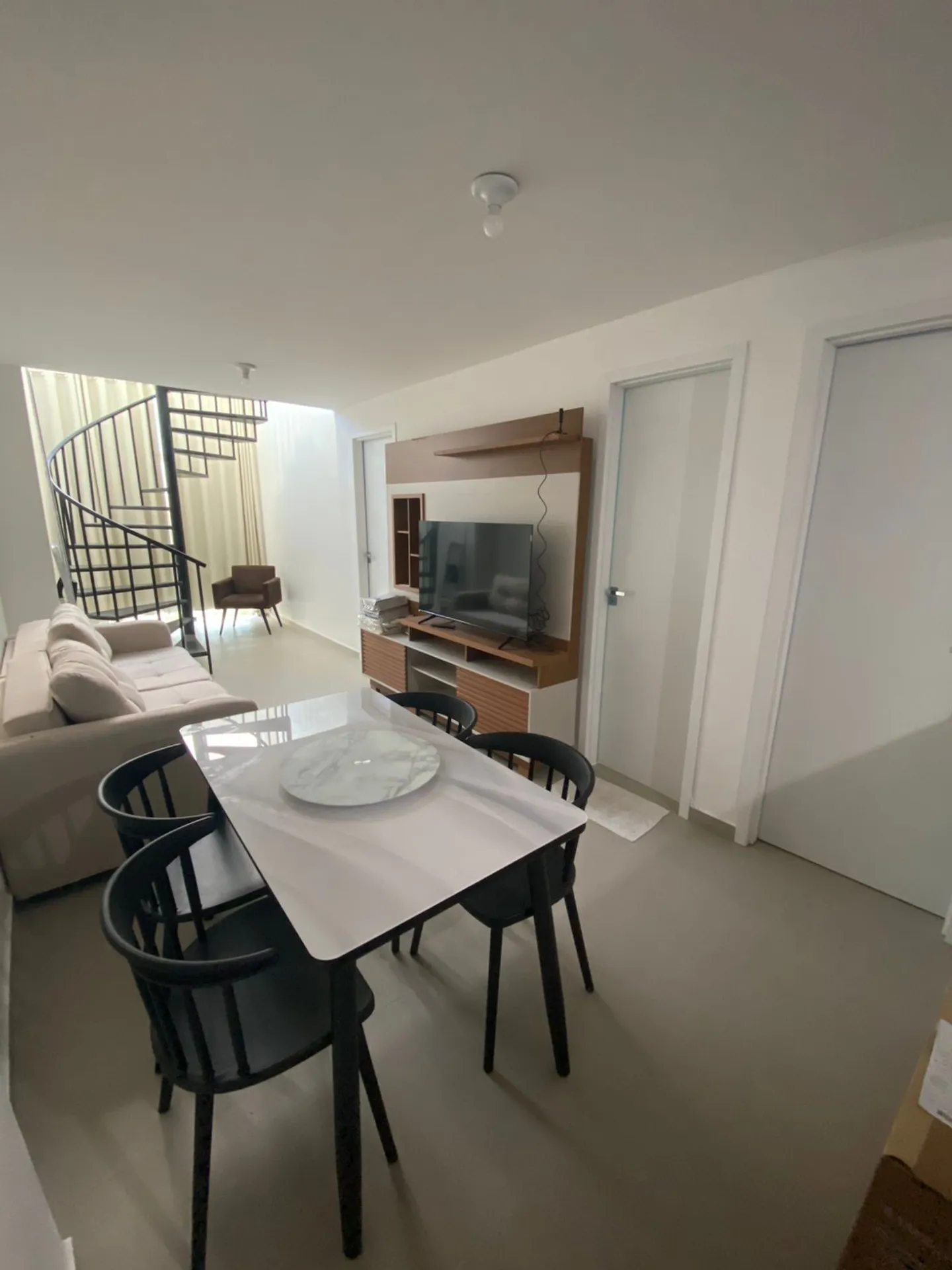 Мебльована квартира 120 м² з 2 спальнями і 2 місцями — photo 17