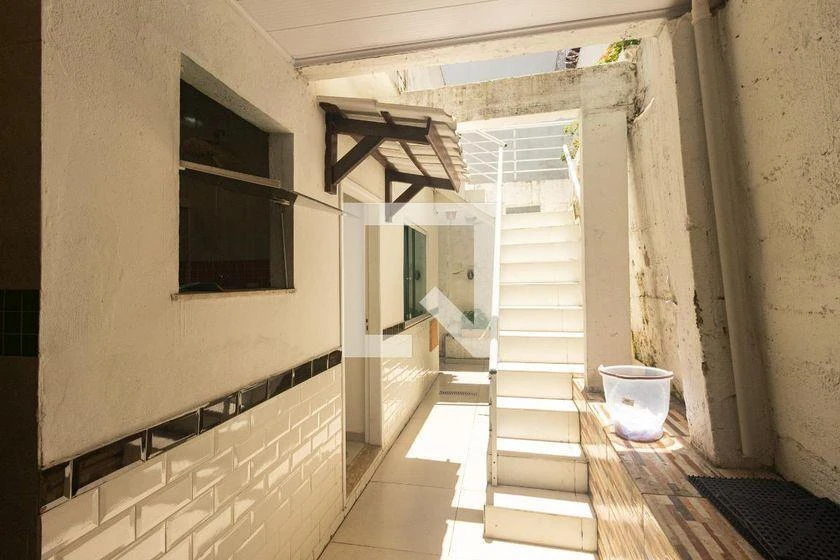 200 m² rental house with 3 bedrooms and a balcony — photo 43