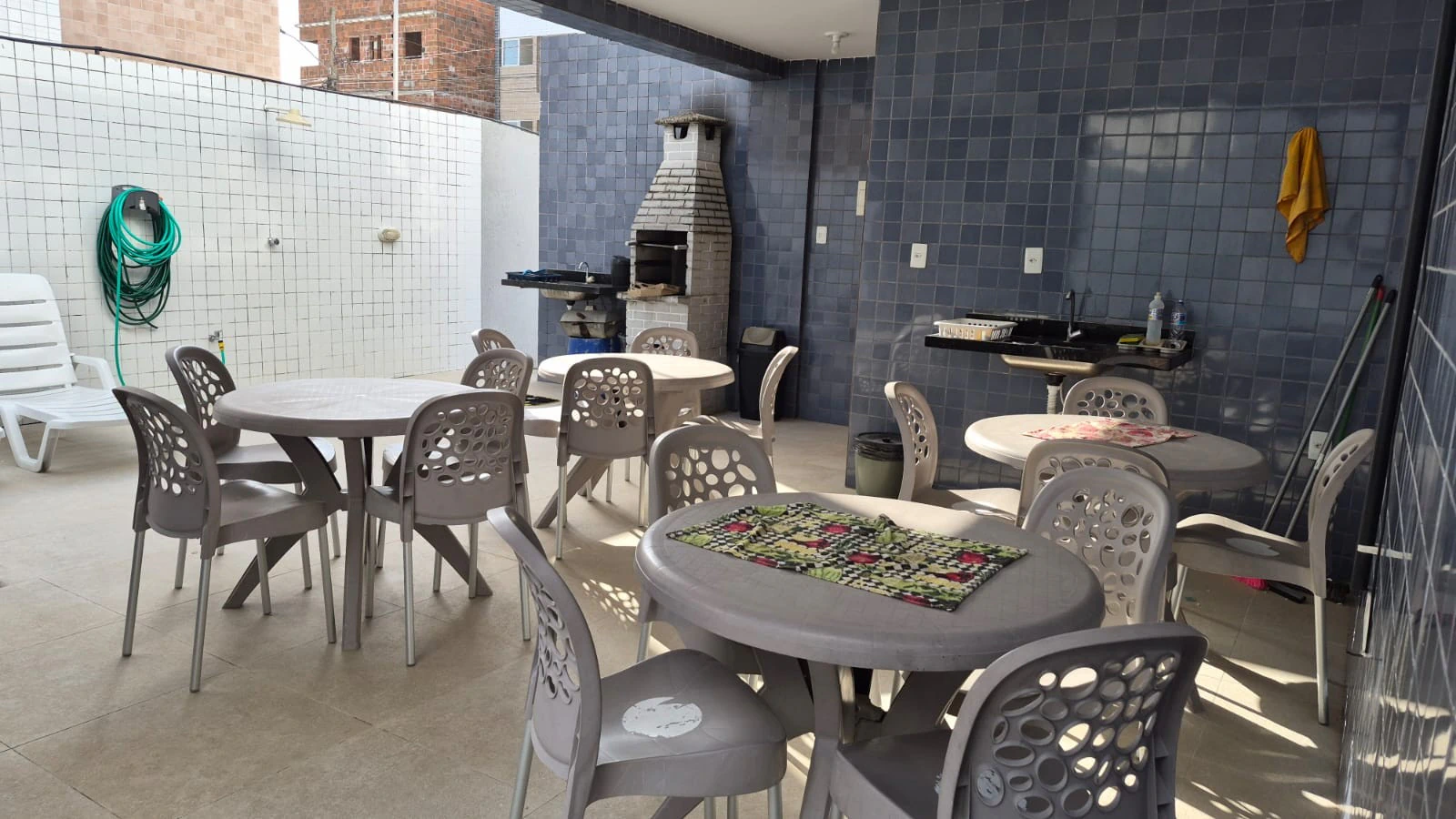 Apartamento de 2 quartos em condomínio com piscina — photo 6