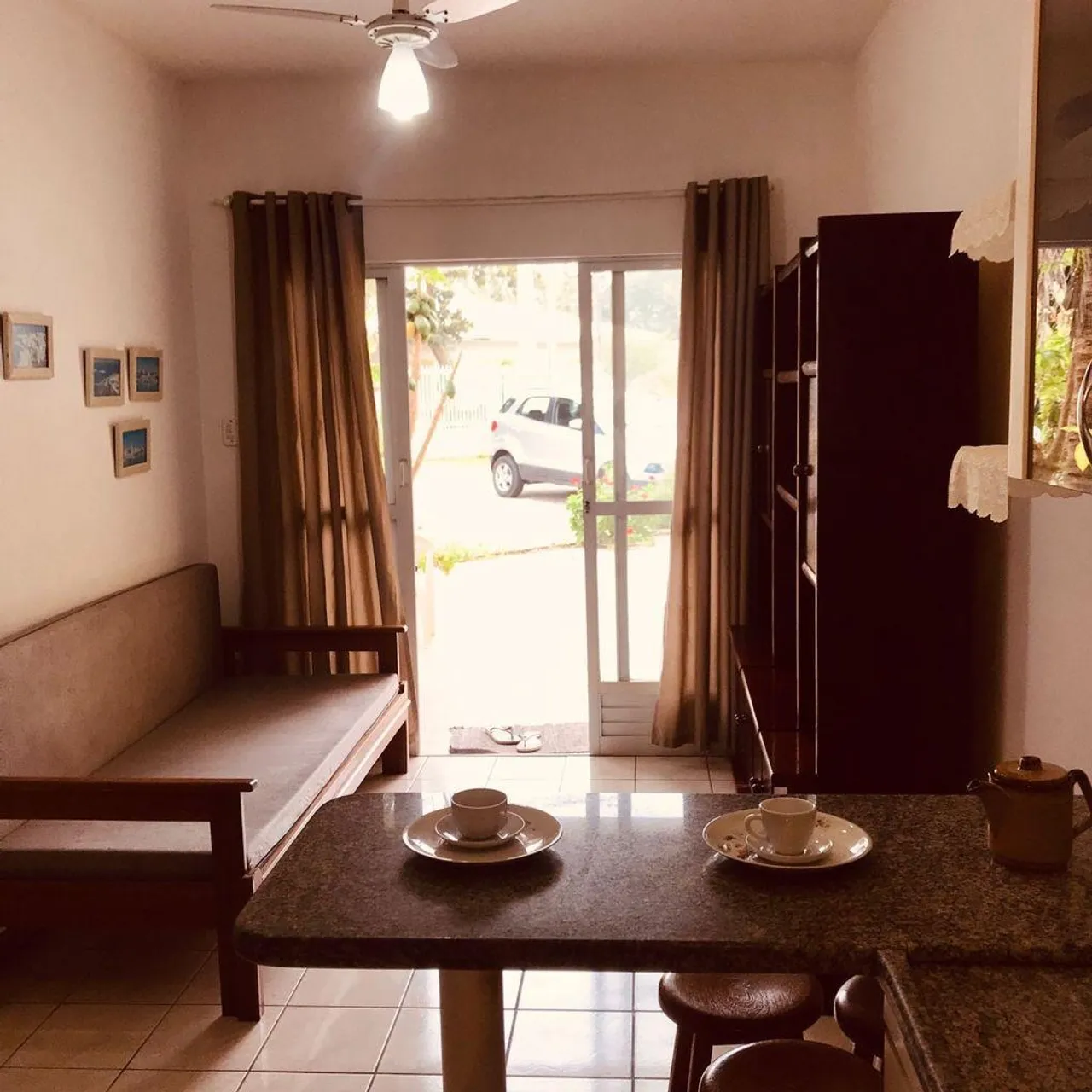 Furnished apartment with gas open-plan kitchen