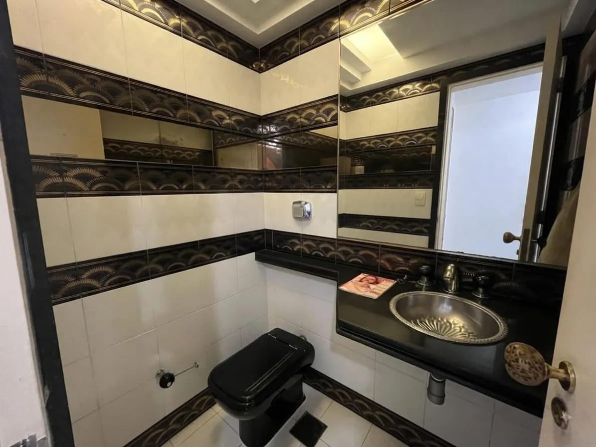 Панорамні вікна та 4 спальні: квартира 217 м² — photo 25