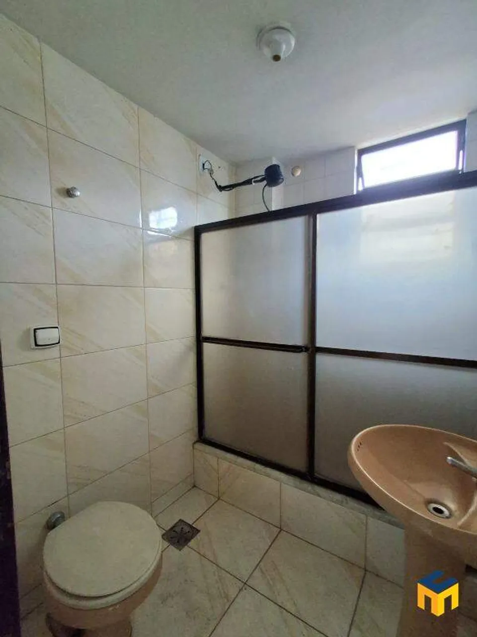 Apartment with 2 bedrooms, balcony and 1 parking spot — photo 4