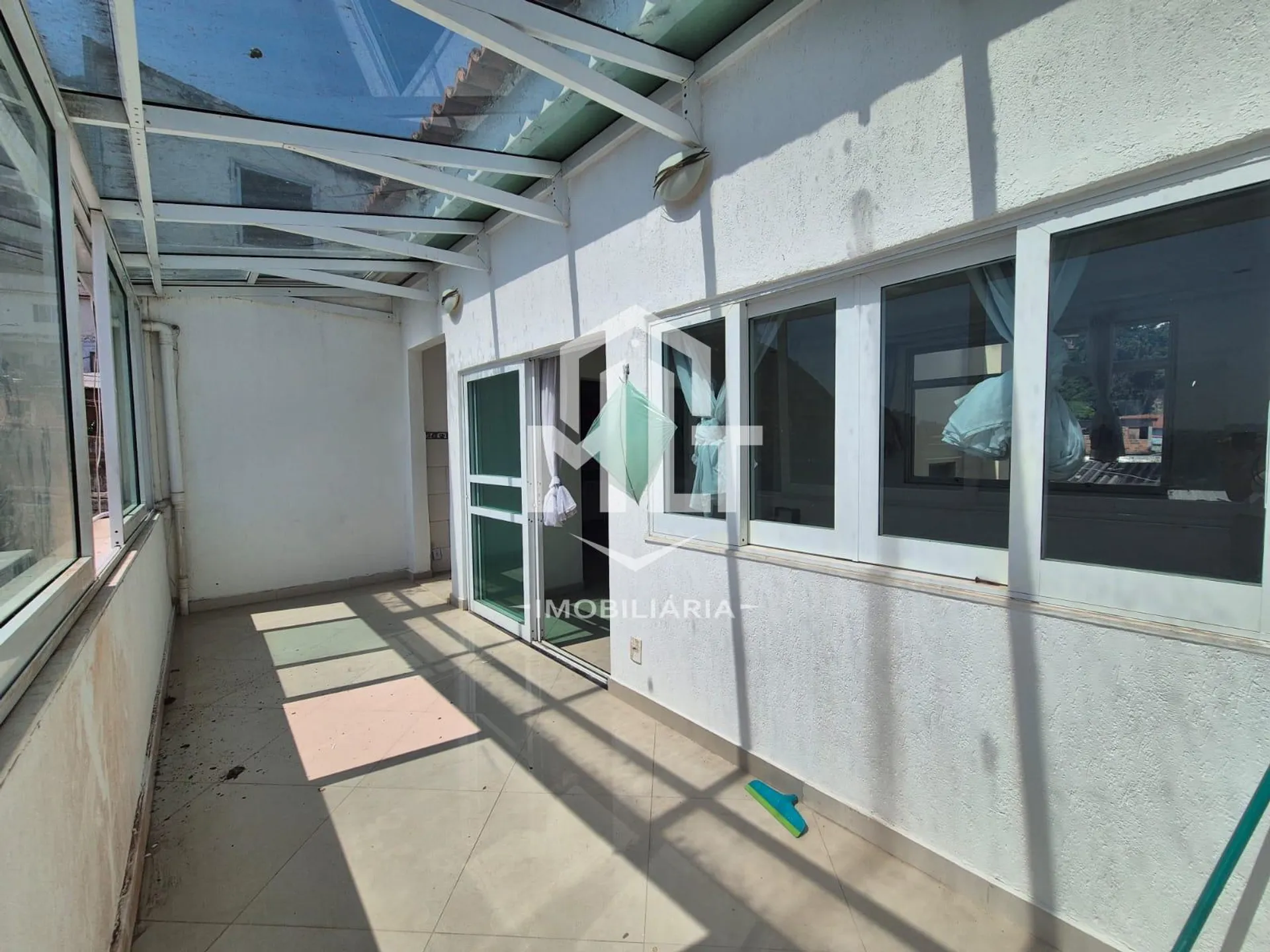 2 quartos e varanda envidraçada: apartamento de 75 m²