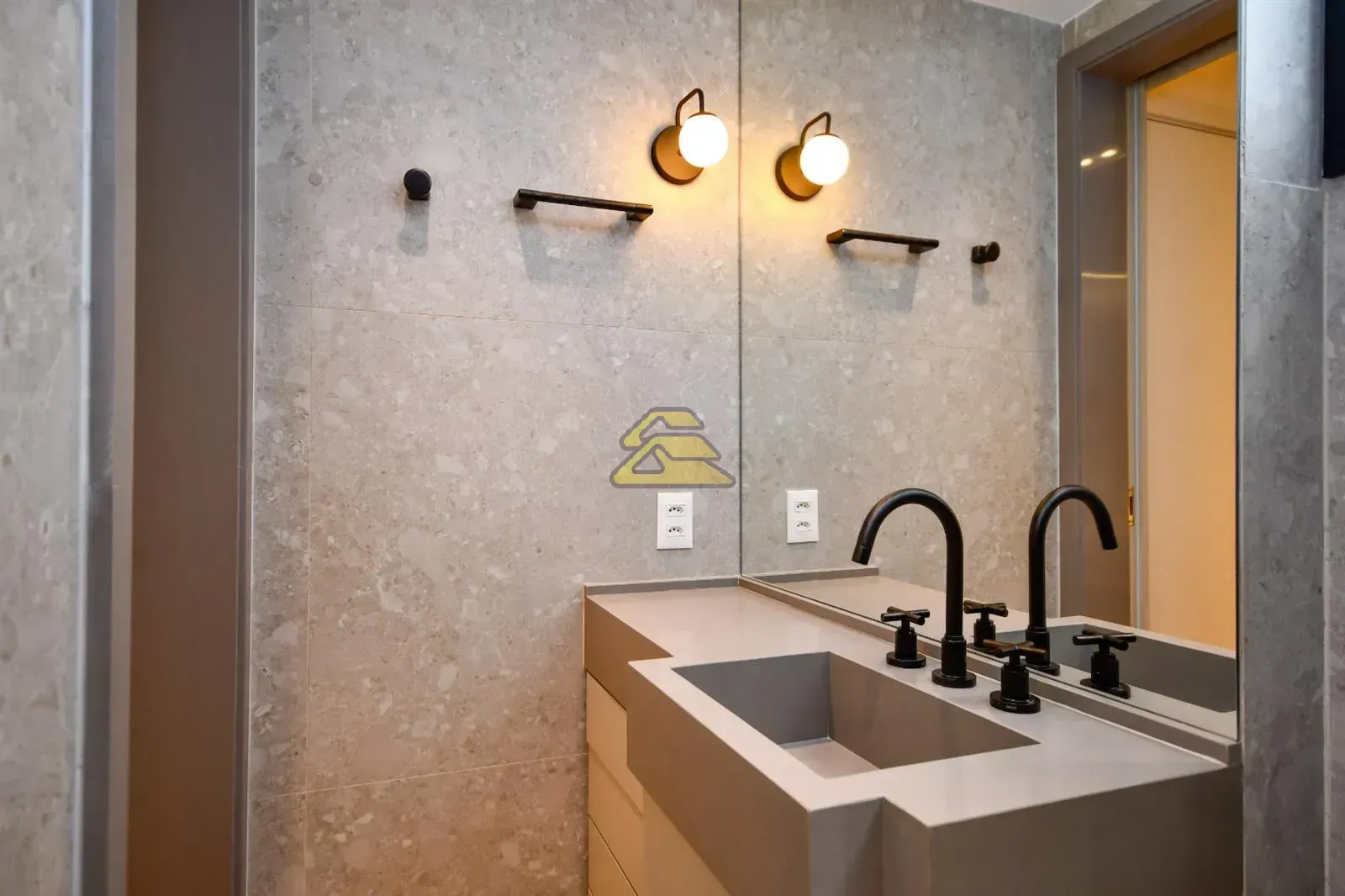 Furnished apartment with 2 suites and 3 bathrooms — photo 39
