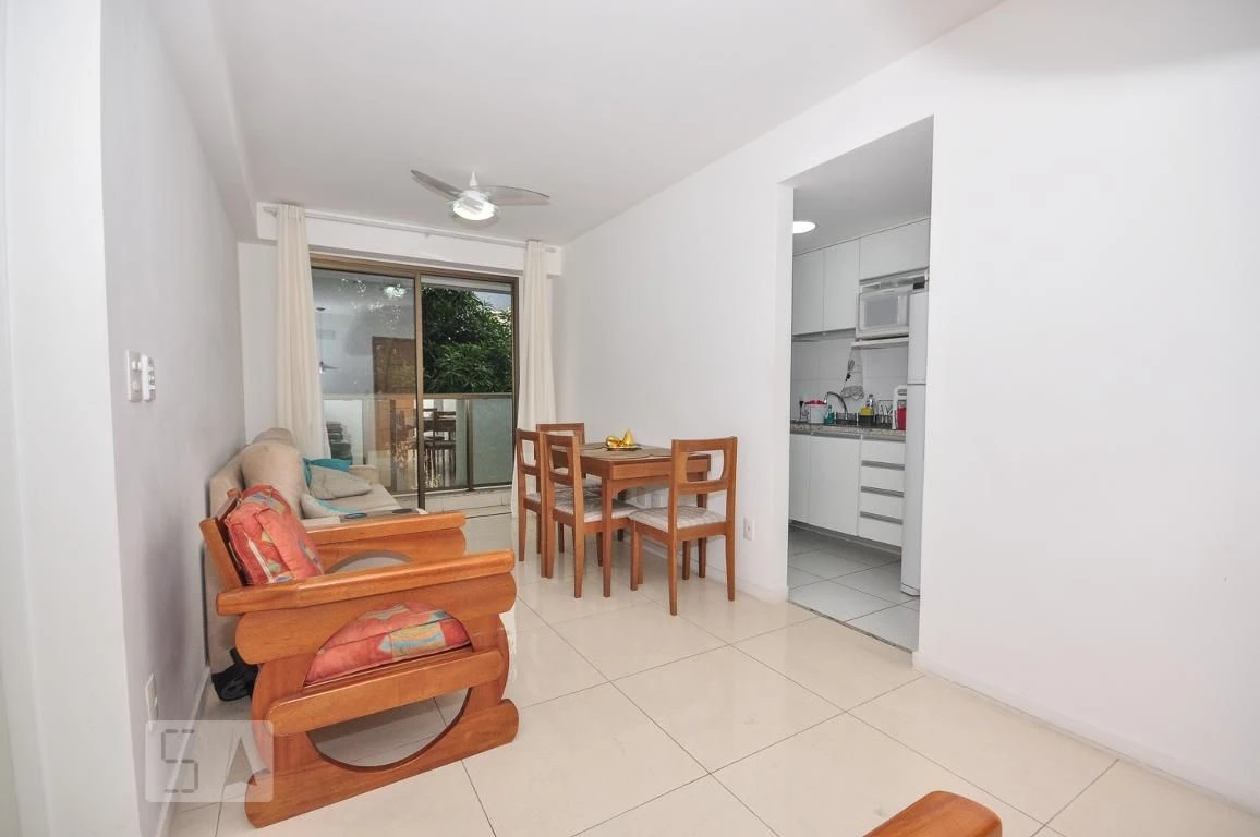 Floor-to-ceiling windows in a 2-bedroom apartment, 60 m²