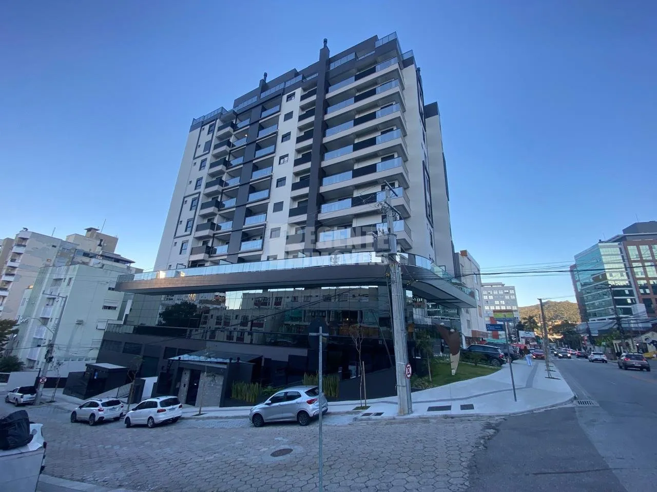 Apartamento amueblado de 2 dormitorios con balcón — photo 35