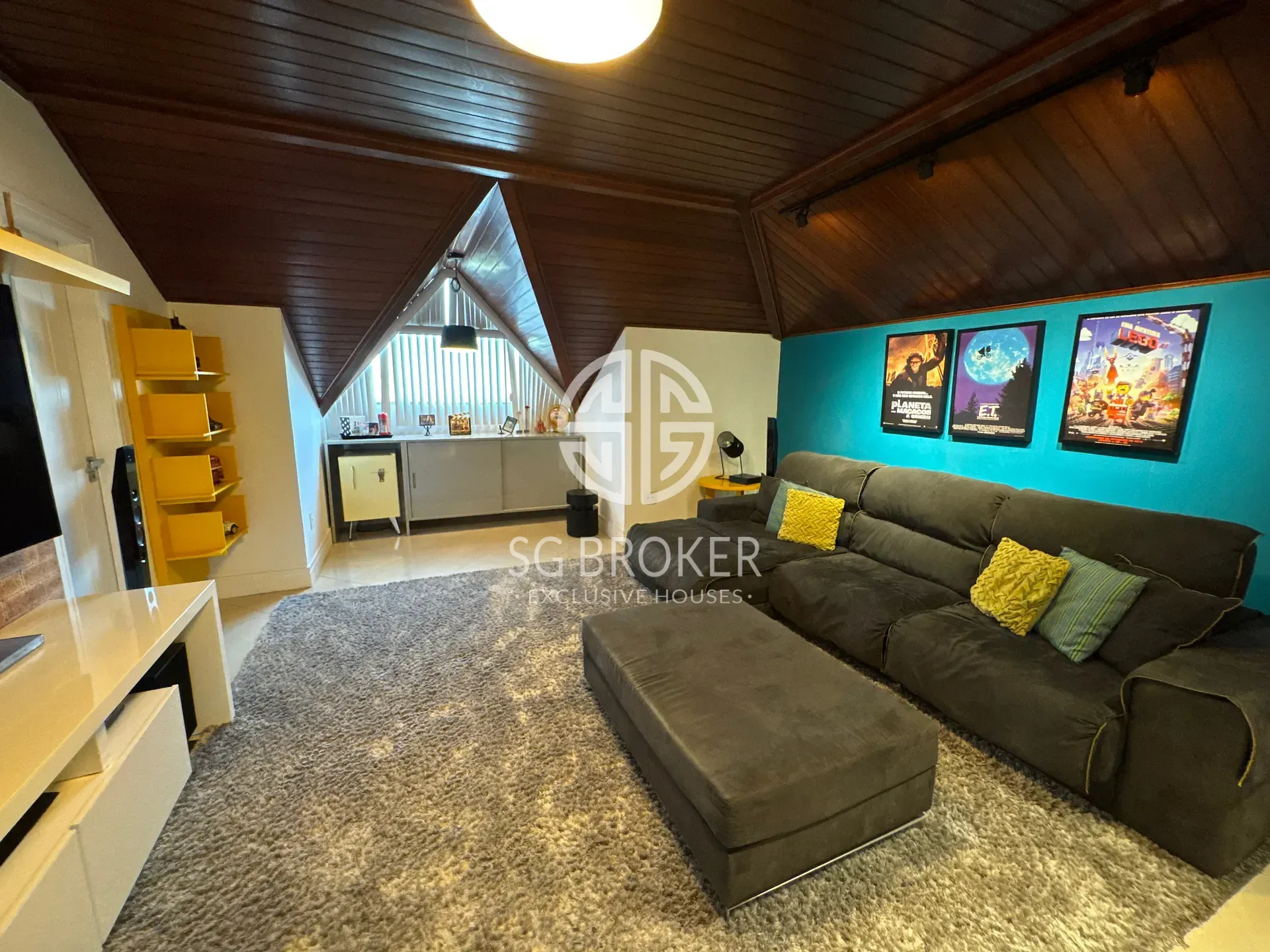 Casa para locação com 5 quartos e churrasqueira na varanda — photo 57