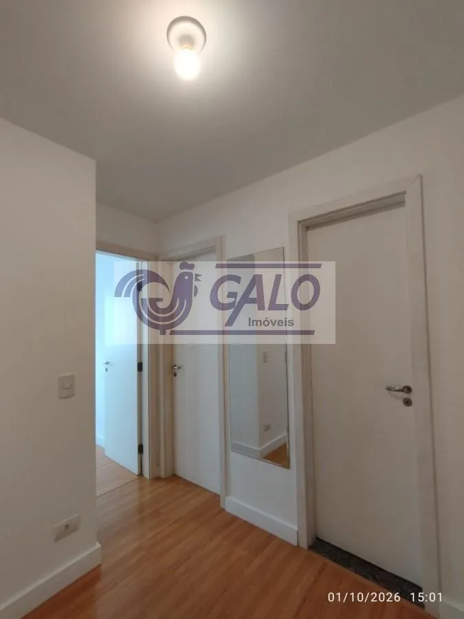 2-bedroom apartment with a glass-enclosed balcony — photo 5