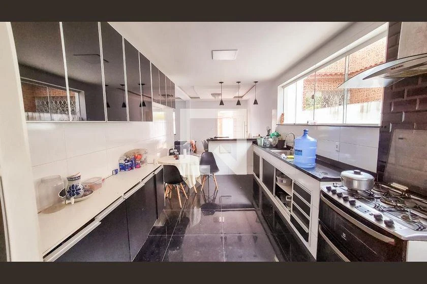 Мебльований будинок 600 м² з 5 спальнями та 3 ванними — photo 48