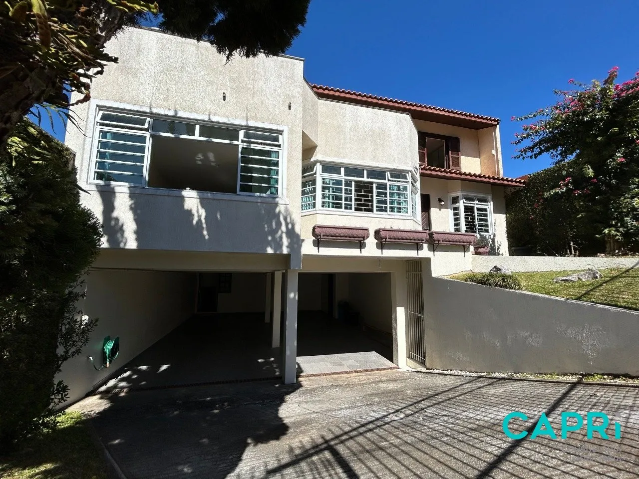 House with 4 bedrooms and a private BBQ — photo 32