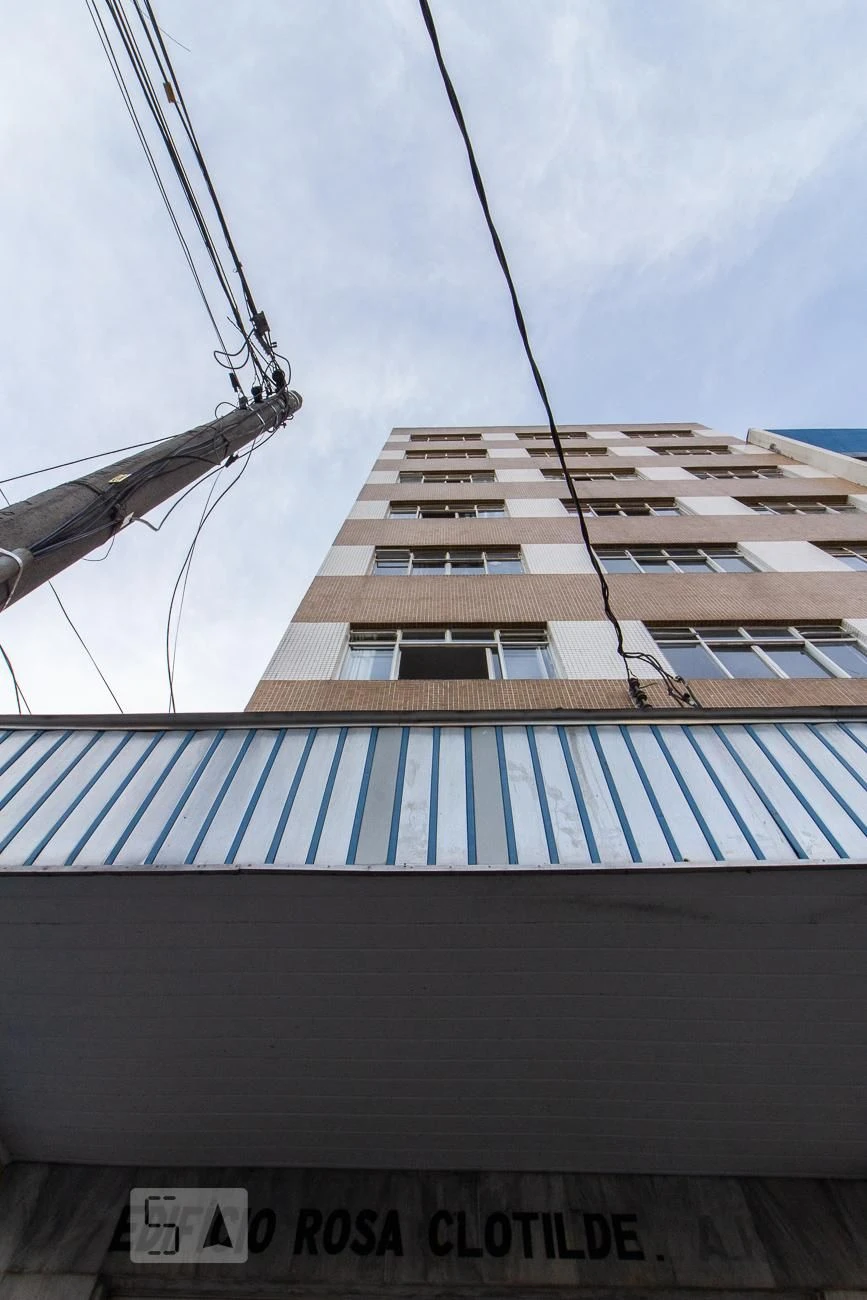 Monoambiente con piso de madera o laminado en Curitiba — photo 6