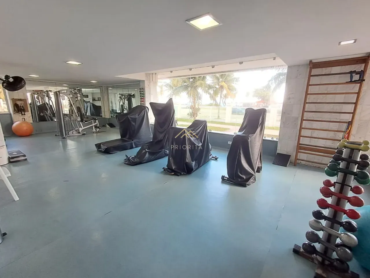 Apartamento sem mobília com 3 quartos e varanda envidraçada — photo 41