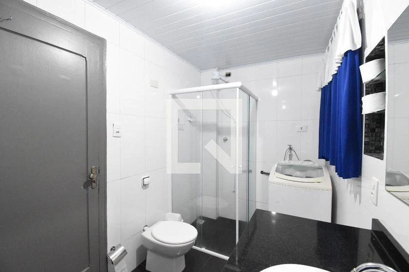 Apartment with wood floors, 2 bedrooms and 130 m² — photo 25