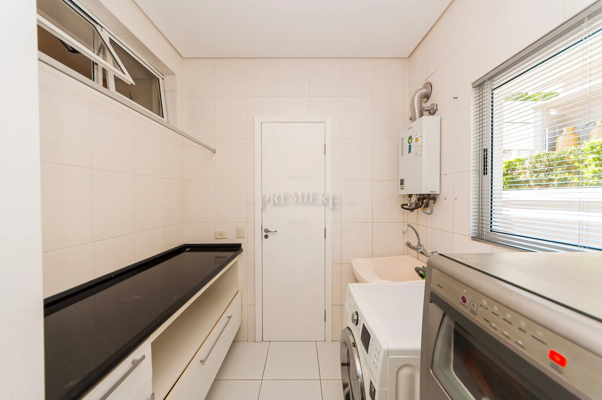 Furnished house with 613 m², 3 en-suite bedrooms — photo 8
