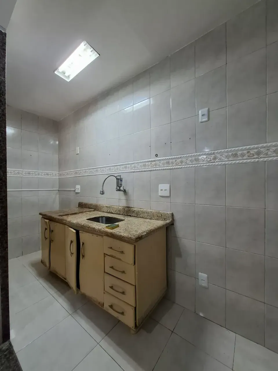 Apartment with built-in kitchen cabinets — photo 8