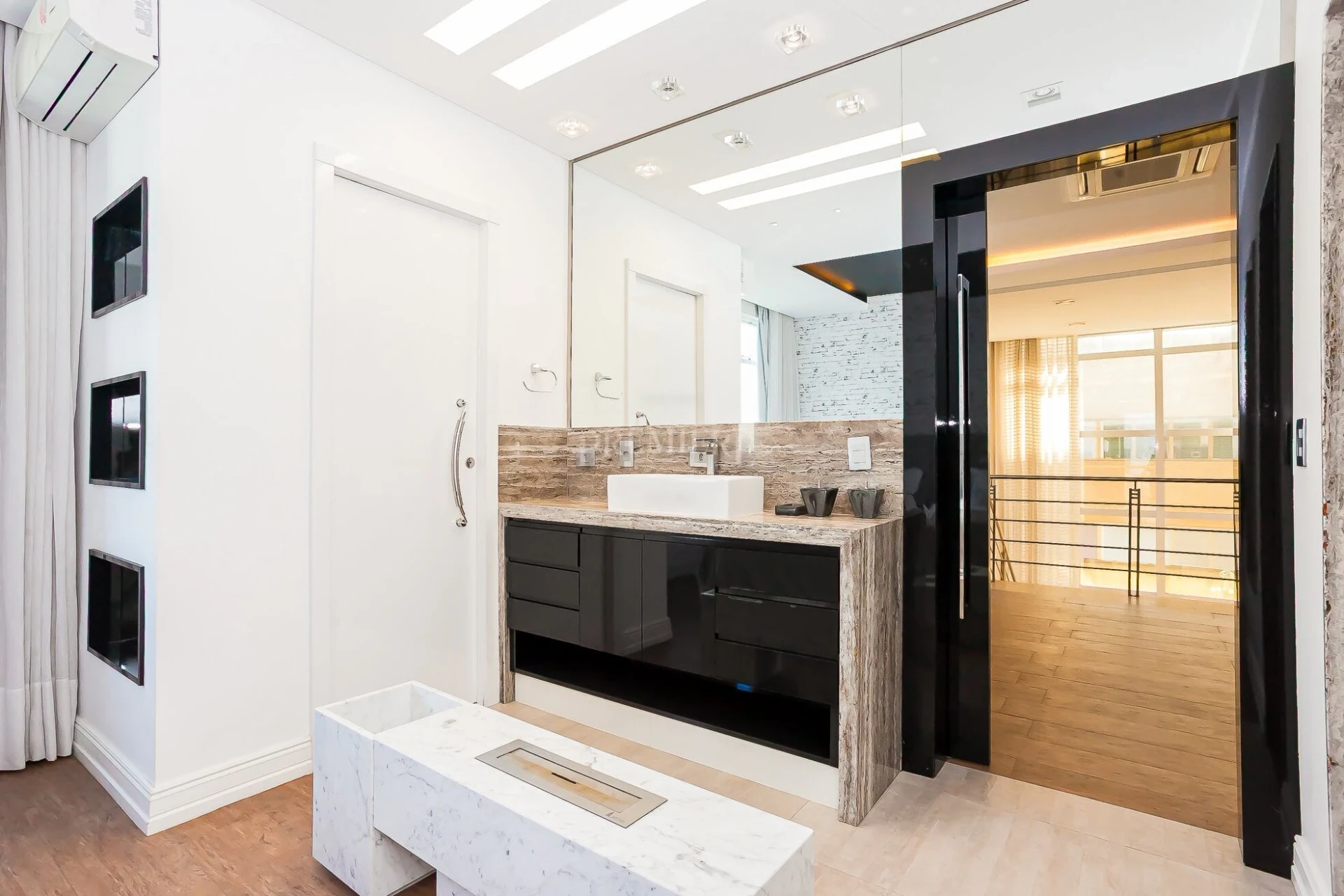 112 m² apartment with a bathtub and floor-to-ceiling windows — photo 21