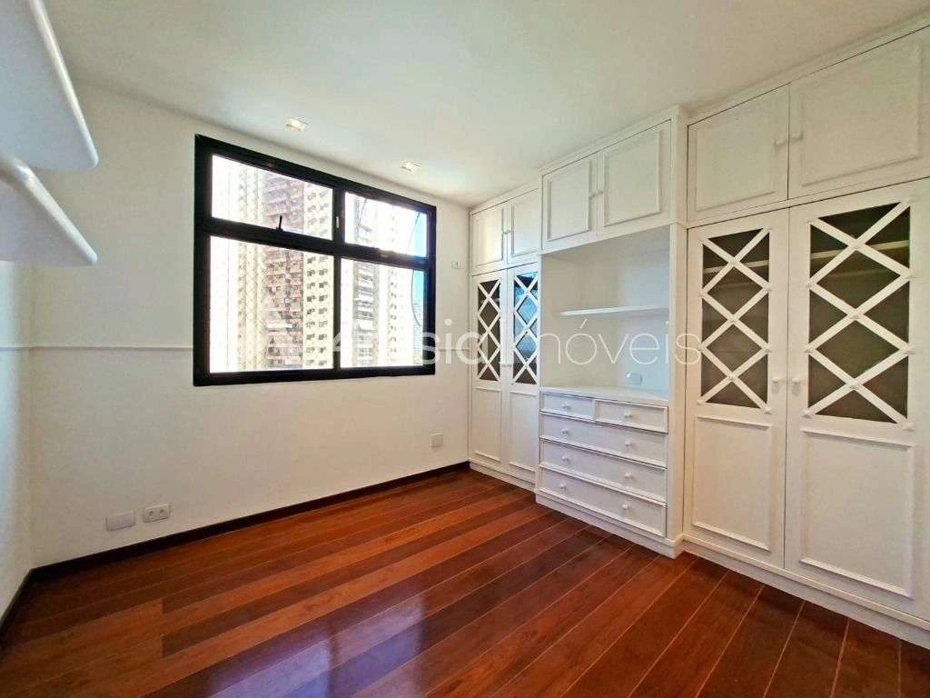 3-bedroom apartment with 140 m² and city-view windows — photo 17