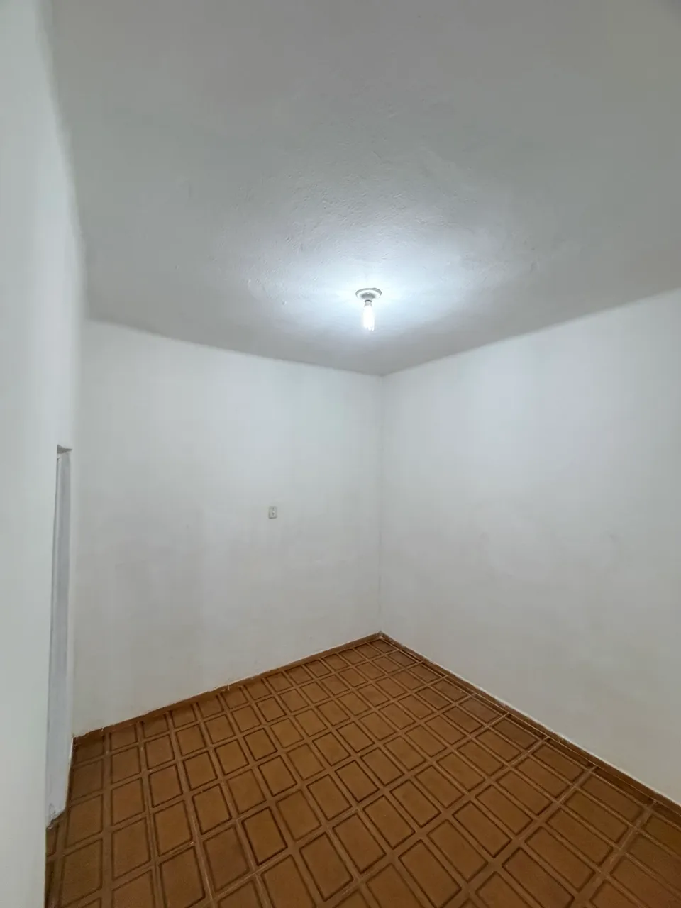 Casa sin amueblar con 2 dormitorios y cocina cerrada — photo 3