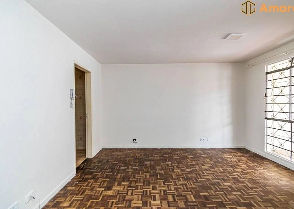 Wood or laminate floors in a 3-bedroom house, 75 m² — photo 32