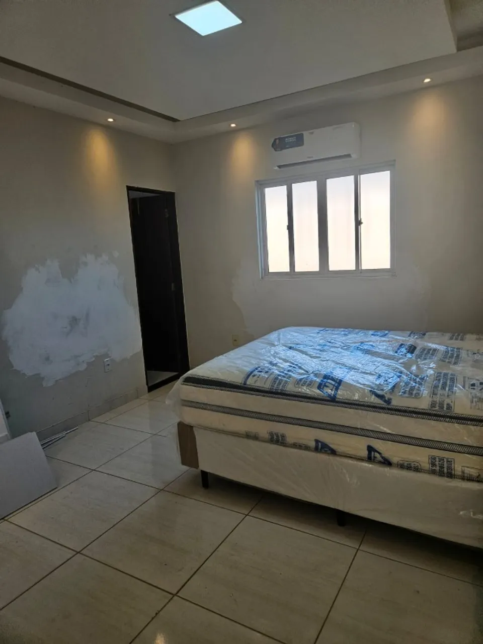 5-bedroom apartment in a building with a pool — photo 2
