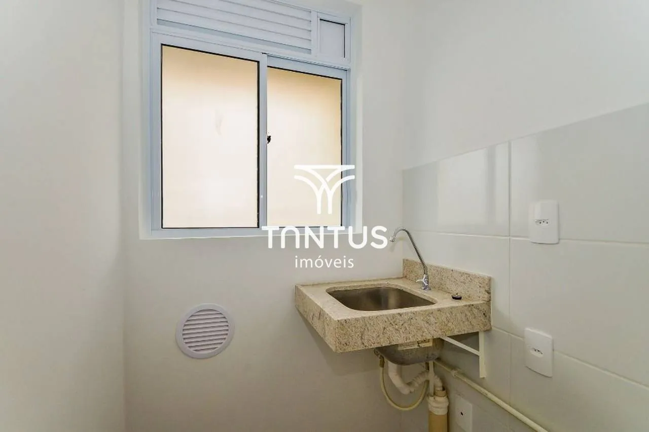 2-bedroom apartment in a building with a coworking space — photo 12