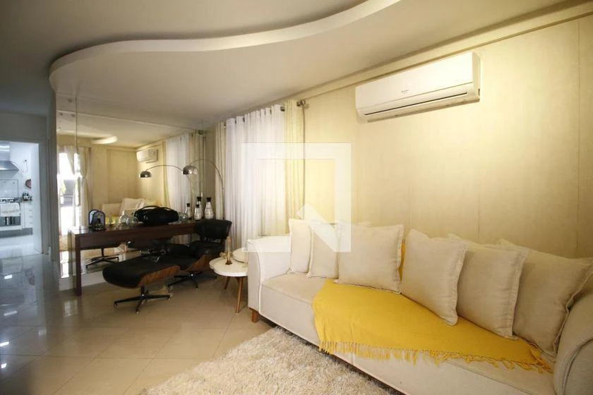 Washing machine in a 3-bedroom house, 230 m²