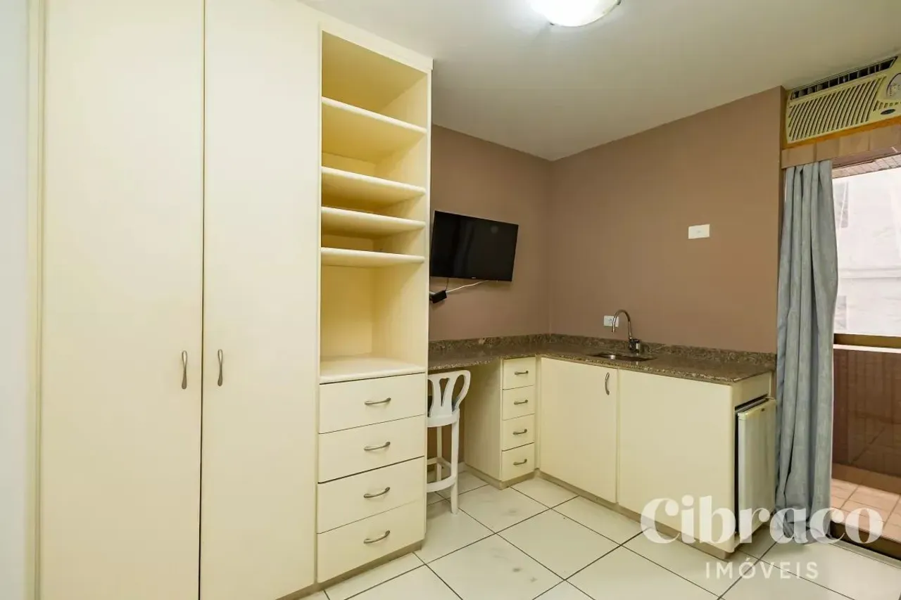 1-bedroom apartment with built-in wardrobes and balcony — photo 4
